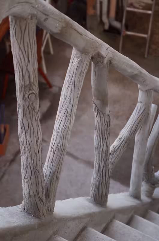 Restauration d'un escalier suspendu et d'un balcon rocaillés. Nice (06)